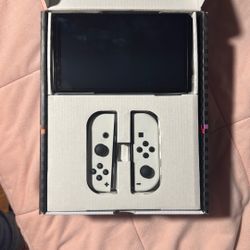 White Nintendo Switch OLED
