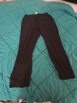 Black capri