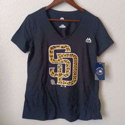 Women's size M San Diego Padres Majestic Black Cheetah Print V-neck Tee - Cotton