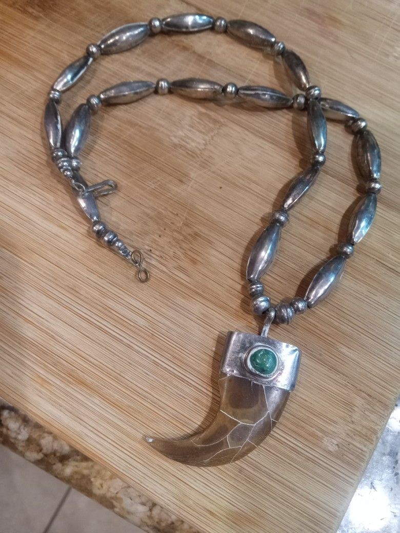 VINTAGE 1970'S STERLING SILVER NECKLACE WITH TURQUOISE