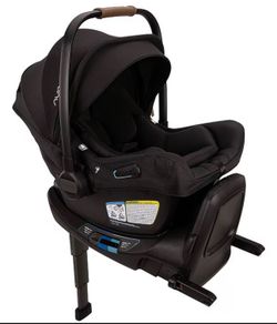 Nuna Pipa Aire Rx (with extra RELX base)