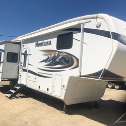 2011 Keystone Montana 36ft