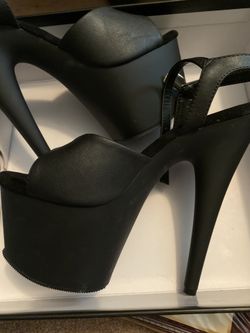 New Without Box sz 8M Sexy Black strappy Heels