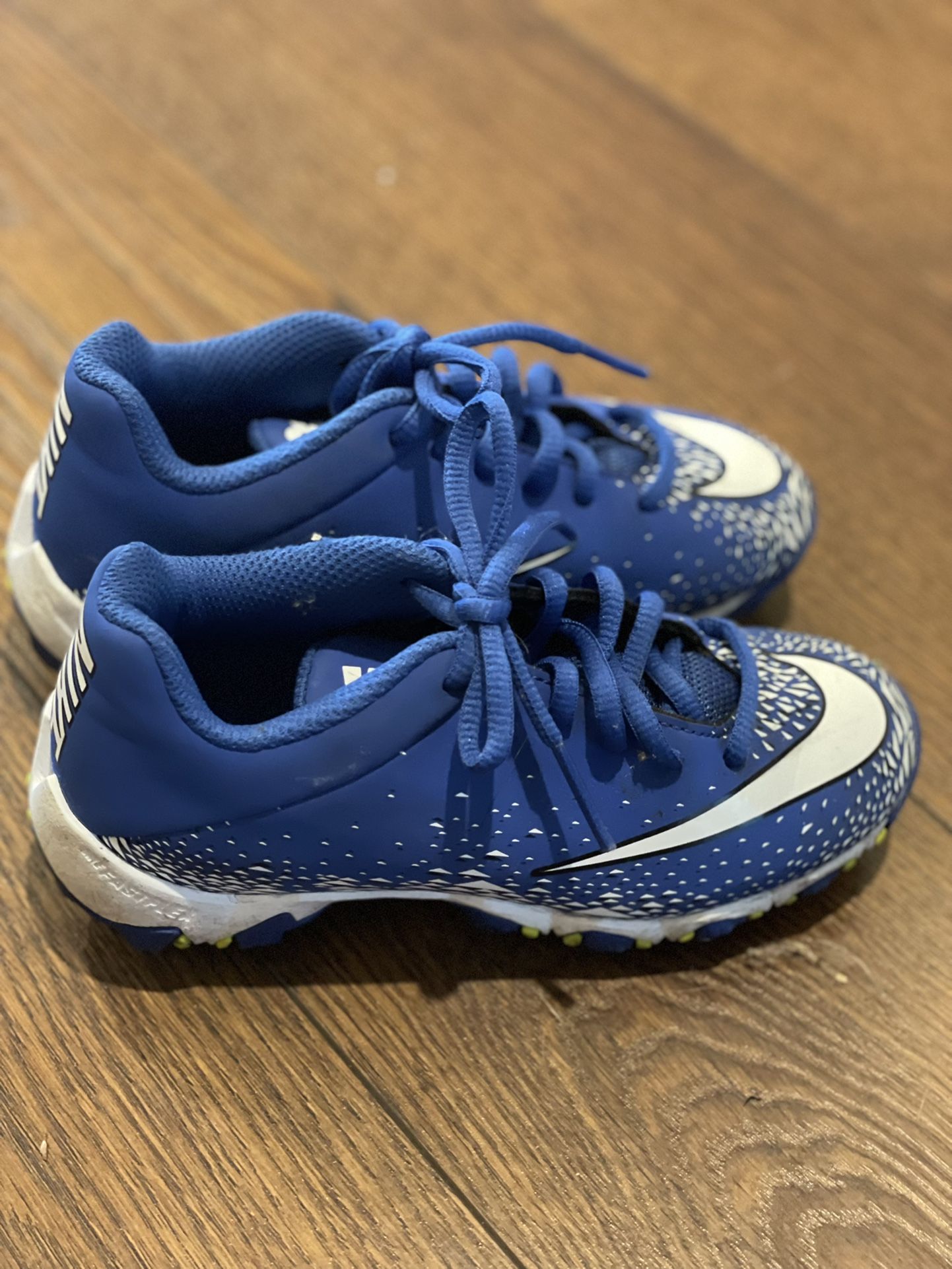 soccer cleats size 12c