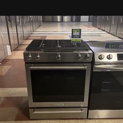 New Kitchen Aid Stainless Steel Slide In Gas Range‼️‼️
