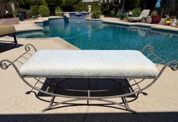Robbs & Stucky Bench