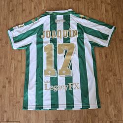Real betis soccer jersey kids size
Joaquin #17
Size available:
For kids between 10/12 years old 
Brand new with tags
$40