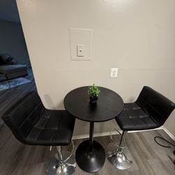 Round Cocktail Bar Table And Chairs 