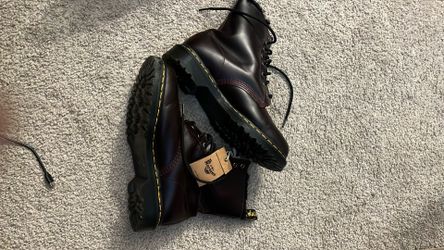 Cheap!! Like New Dr Marten’s Women’s 10