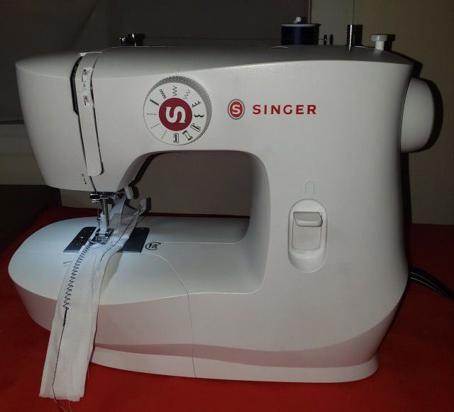 Singer MX 60 Sewing Machine $80. Maquina De Coser Singer MX 60 $80