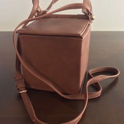 vegan leather - brown 