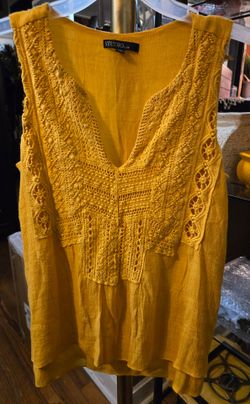 WT # 2010 WOMENS SMALL STUDIO JPR  BOHO CHIC STYLE, DELICATE CROCHET DETAILING.