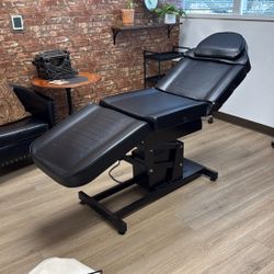 Fully Mechanical Tattoo Bed