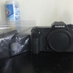 Fujifilm GFX 100S  