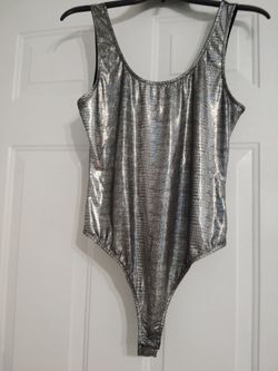 tops talla L$10