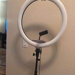18” RING LIGHT -Like New