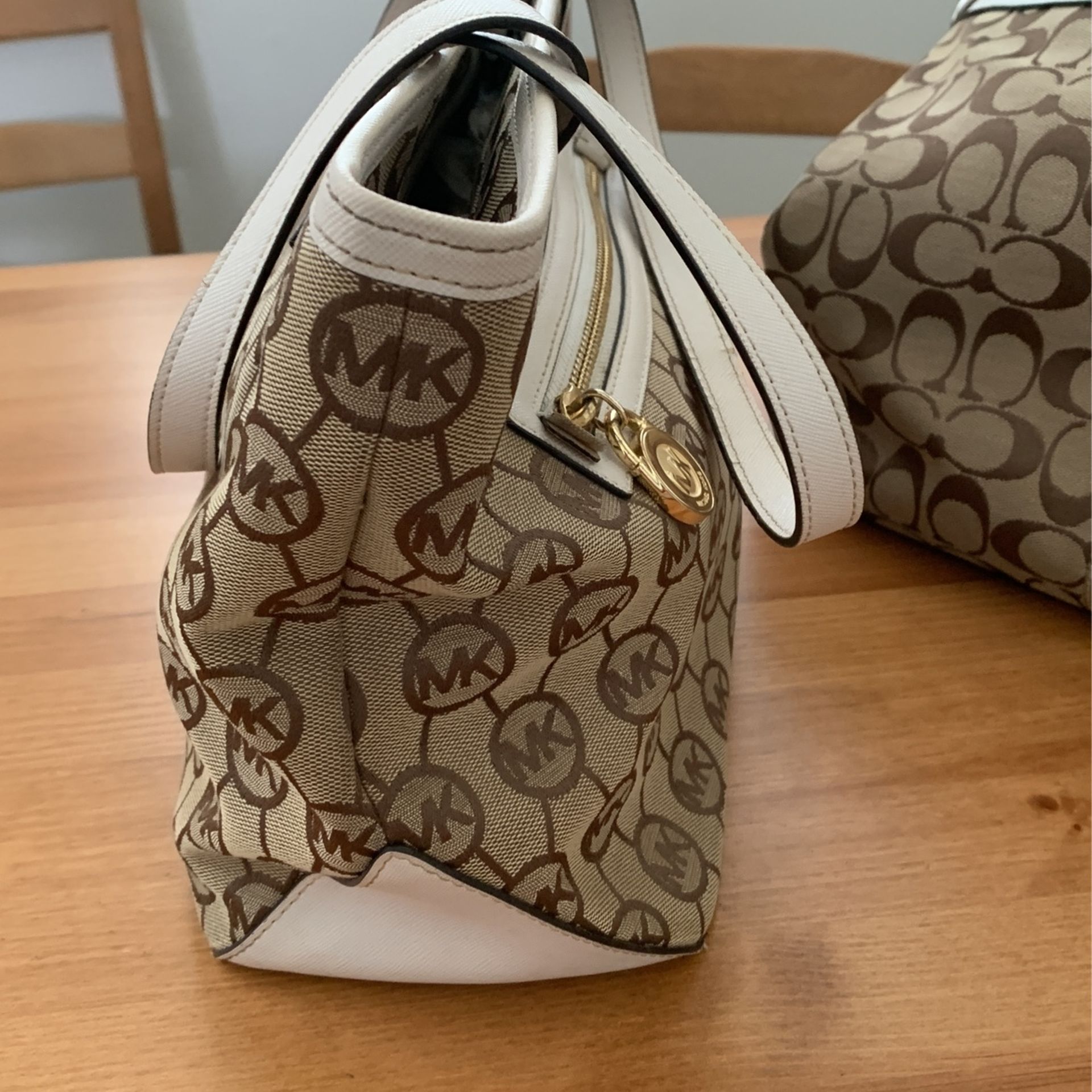 Michael Kors Black Shoulder Bag for Sale in West Covina, CA - OfferUp