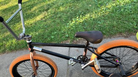 bmx bike all good parts needs to go dont need it anymore