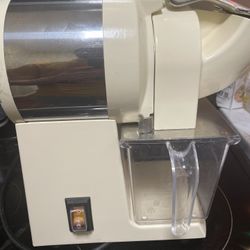 Santos Automatic Cheese Grater/shredder