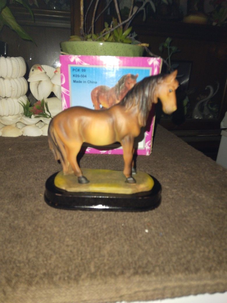 New Beautiful Horse Figurine