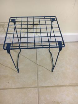 Small wire shelf