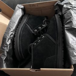 UGG Neumel Black Men’s Size 7 Like NEW!