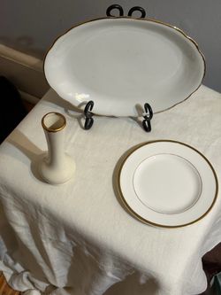 Tableware -  White porcelain tableware set with gold trim