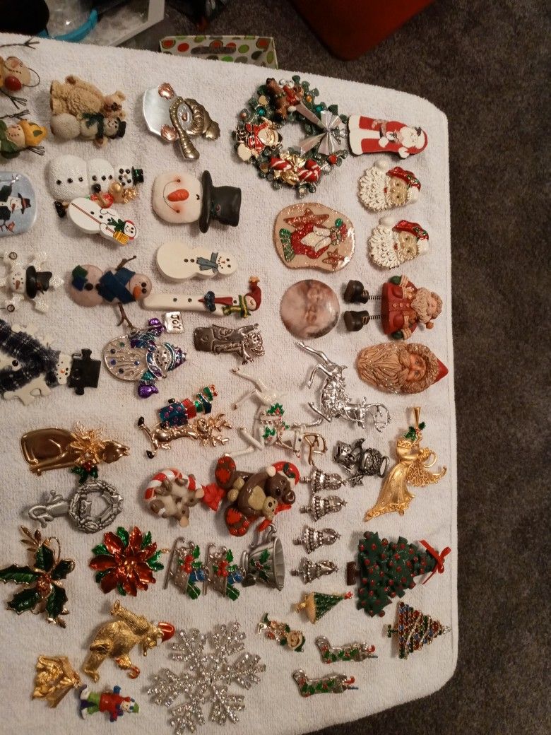 51 Cute Christmas Brooches Selling For $2.00 Each All For $60.00
