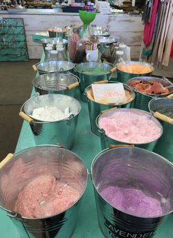 Make your own bath fizz bath bombs and bath salt $5 33oz jar