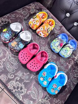 Crocs size 4c Y 5c $18 cada uno