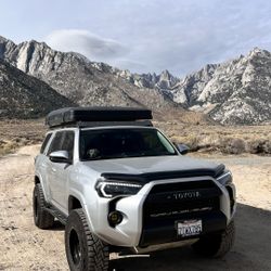 Toyota 4Runner Bug Deflector AVS