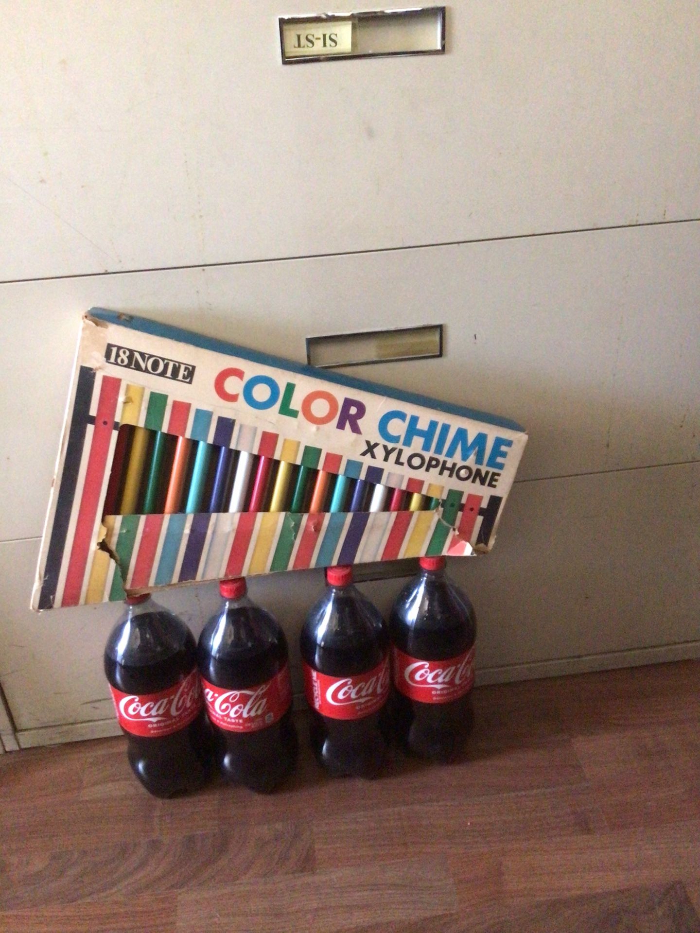 VINTAGE 18 NOTE COLOR CHIME XYLOPHONE & BOX JAPAN...