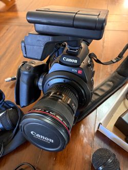 Canon EOS C Cinema Camera with EF 17-40mm Lens