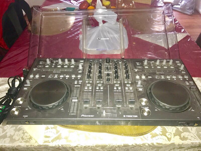 Pioneer DDJ T1 DJ Mixer Turn Table