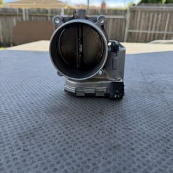 2015 Ford Mustang Gt OEM Throttle Body 