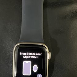 Apple Watch SE 2nd Gen 40mm Black in Excellent Condition. No Box but Never used . Charger included. 