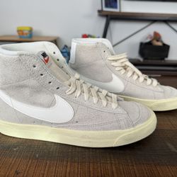 Nikes 
