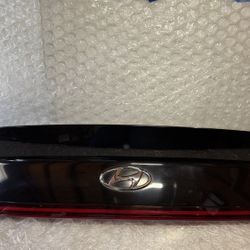 2020-2021-2022-2023 Hyundai Sonata Trunk Molding  w/ Center Inner Light & Camera OEM