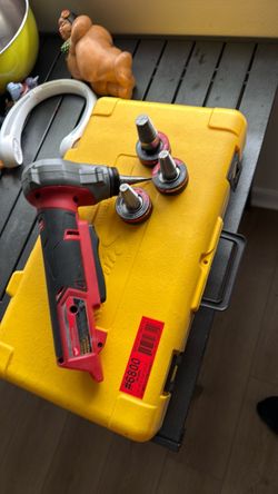Pex tool plumbing