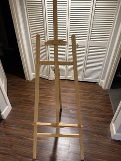 Wooden Artist Easel – Floor Standing, Like New