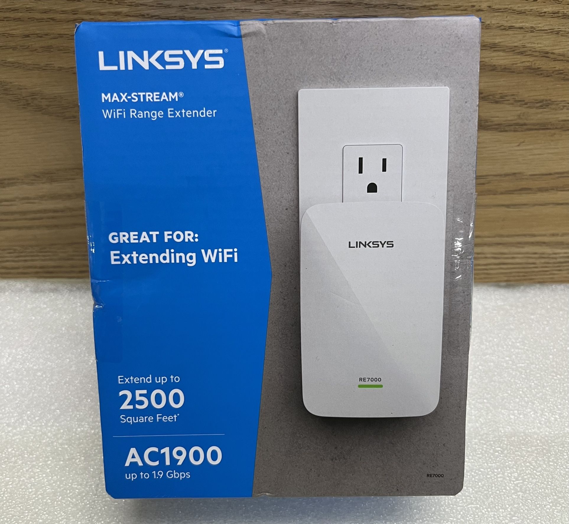 Linksys RE7000 Max-Stream™ AC1900+ Wi-Fi Range Extender