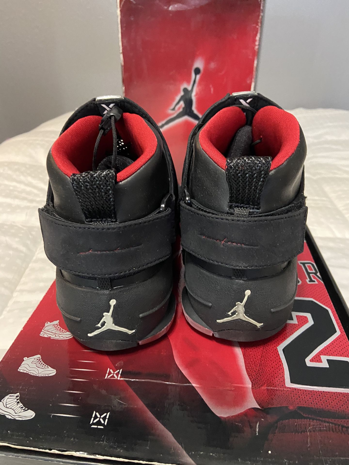 NIKE size 7 Jordan
