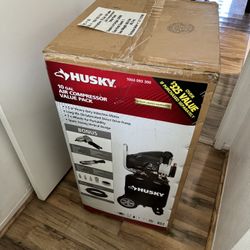 HUSKY 10 Gallon Air Compressor Set With Extras 