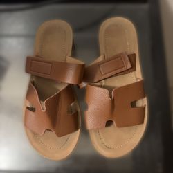 Platform Sandals Size 6.5 Brown
