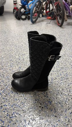 Girls winter boots Sz 1 Black