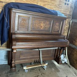 Antique Piano 
