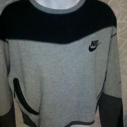 Women's Nike Crop Hoodie Size Medium Worn Once