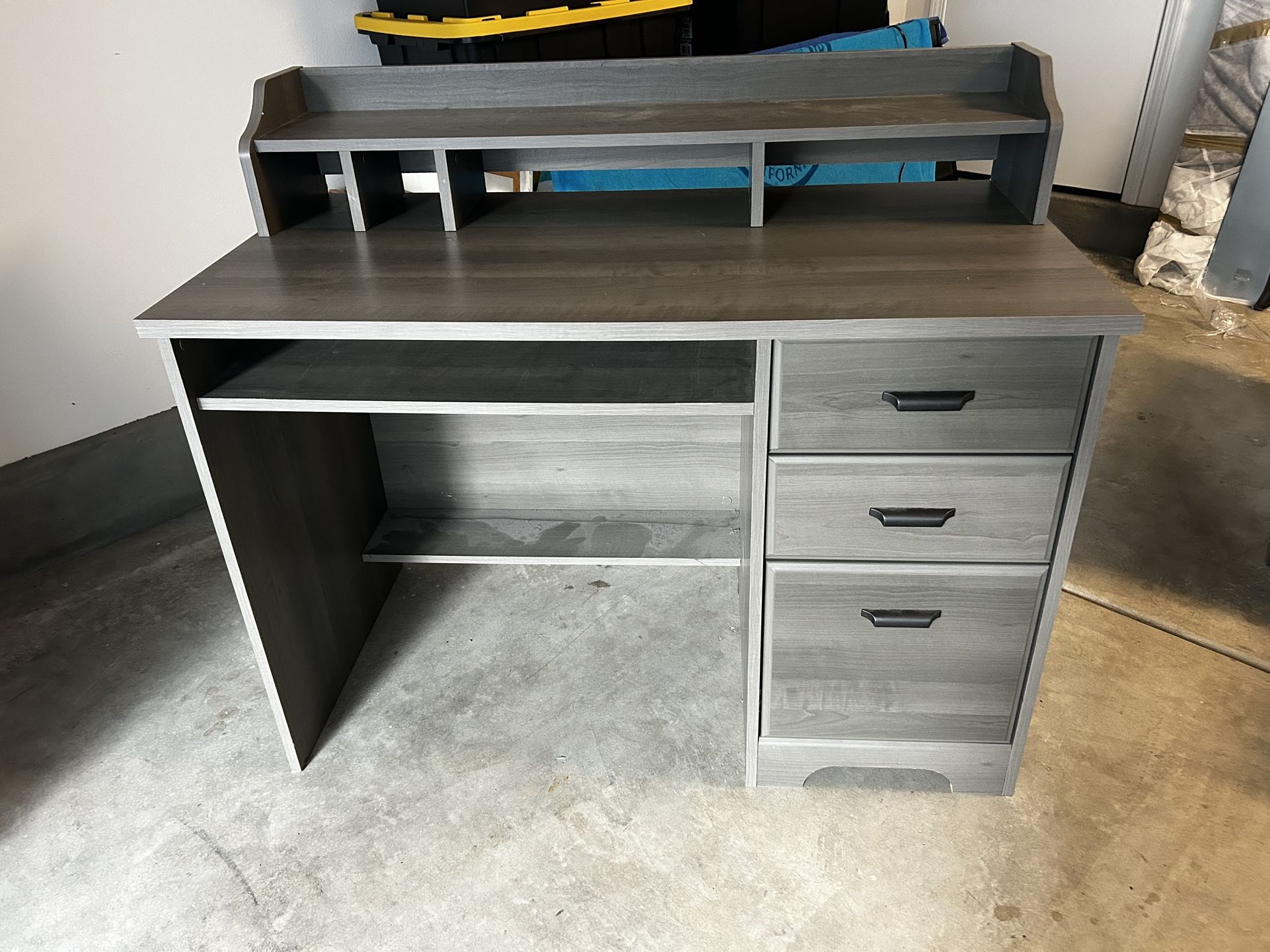 Wayfair Versa Computer Desk