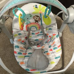 Baby Swing Like New (battery Operated) 