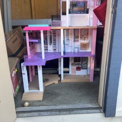 Barbie Dream House